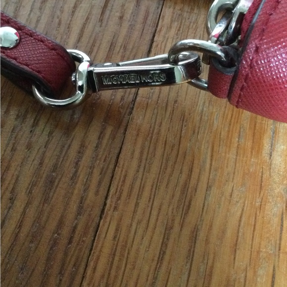 Michael Kors zip around wallet - Picture 6 of 11